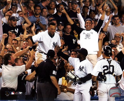 Derek Jeter - '04 Catch In Stands
